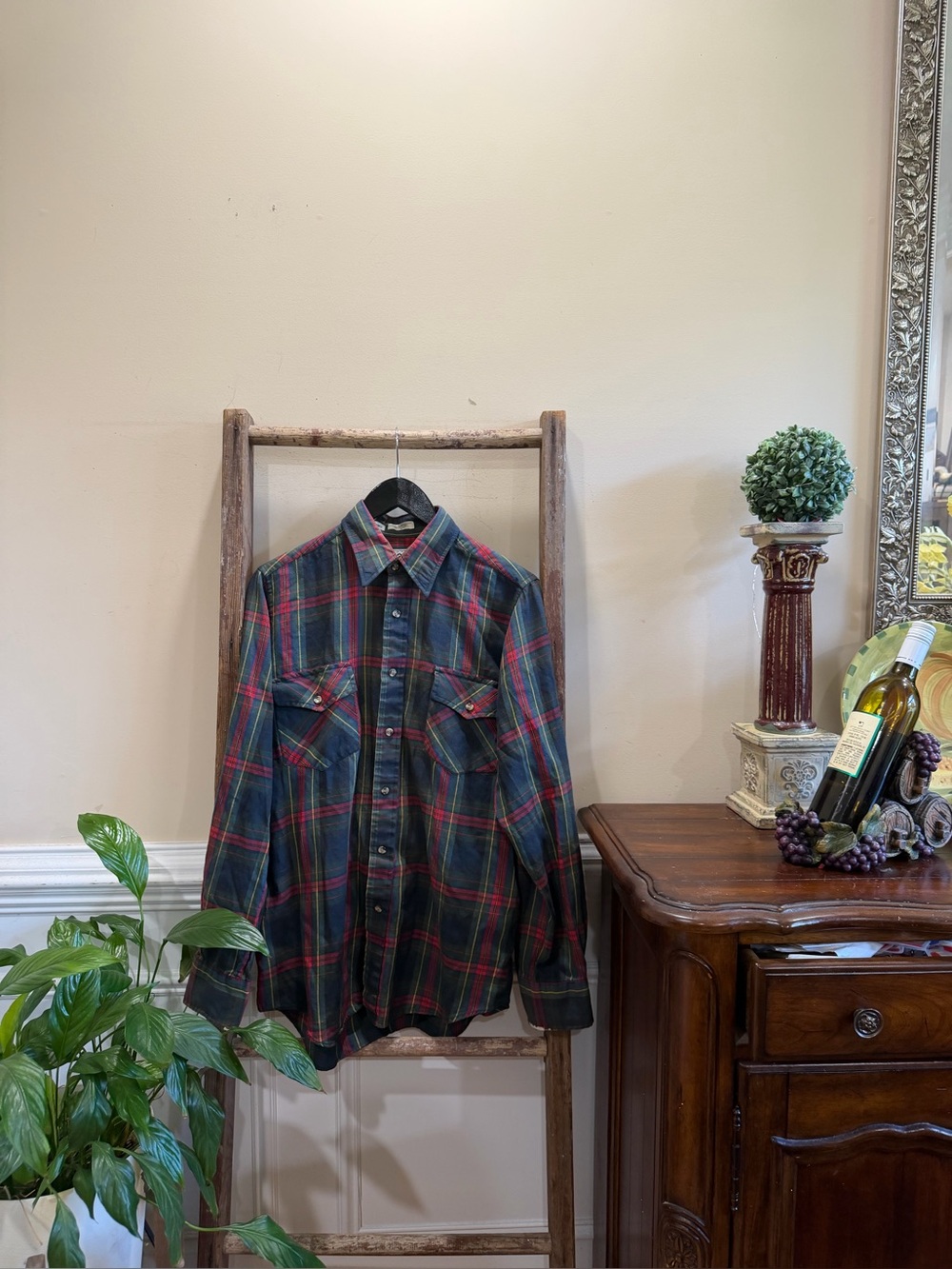 Vintage Woolrich Men's Green Plaid Button-Up Shirt